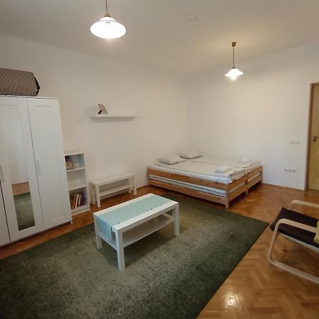 Gizella Apartman Eger Exteriör bild
