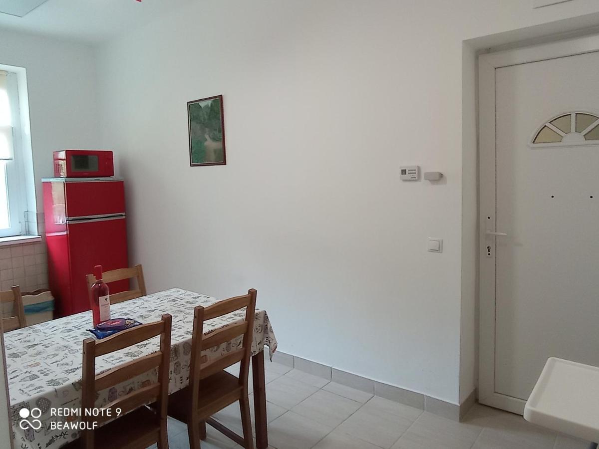Gizella Apartman Eger Exteriör bild