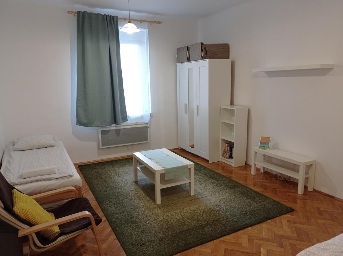 Gizella Apartman Eger Exteriör bild