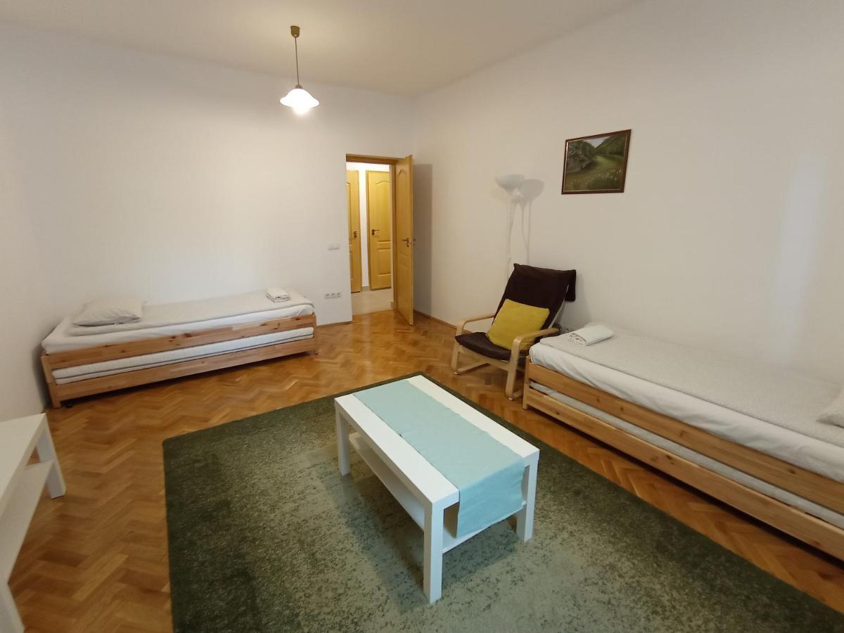 Gizella Apartman Eger Exteriör bild