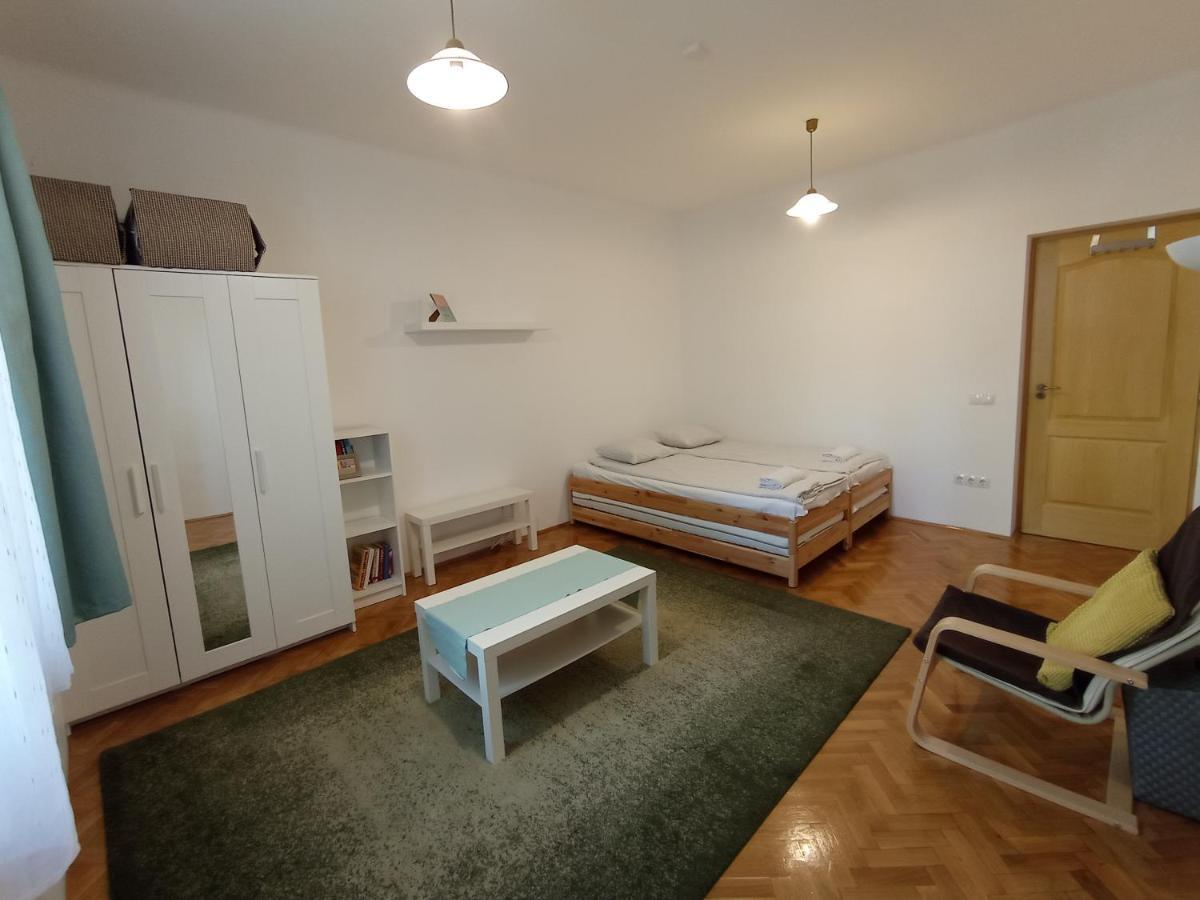 Gizella Apartman Eger Exteriör bild